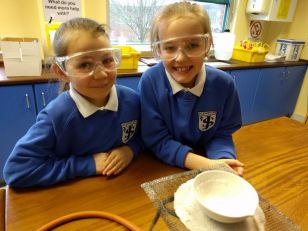 Mr Hart's class continue science workshop