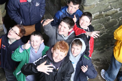 P7 boys at Bunratty Castle