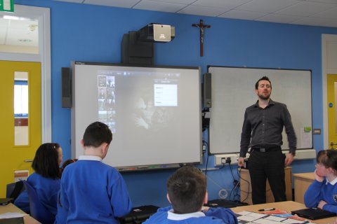 Dan from the Amma Centre demonstrates I-Movie